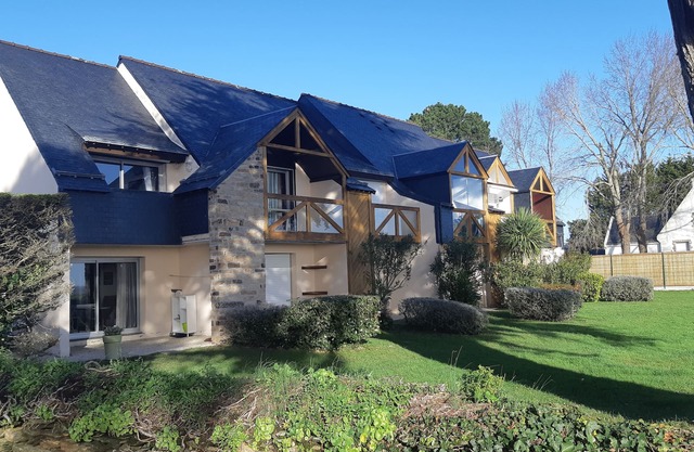 Nice duplex 30 meters from the sea direct access to the beach