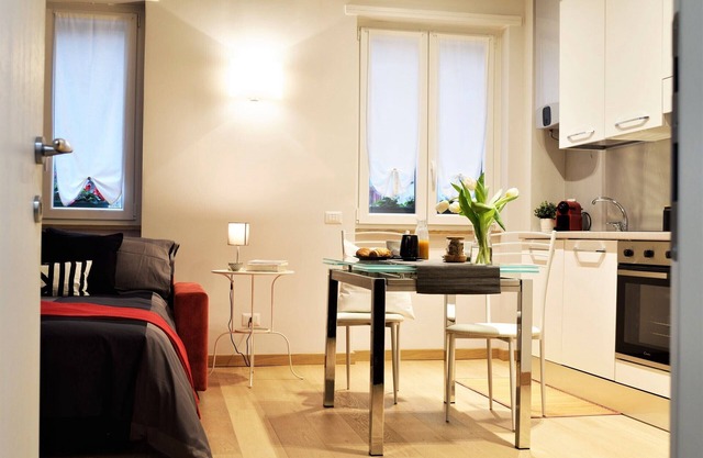 * Nice flat near Central Station and Porta Nuova *