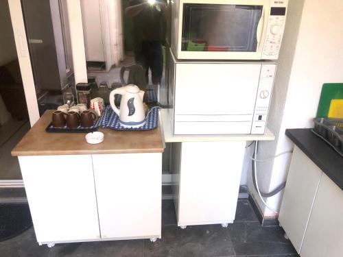 NICE GUEST HOUSE in free PARKING AREA