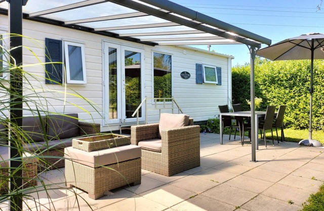 Nice home in Heinkenszand with WiFi