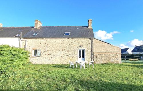 Nice Home In Saint Marcouf With Wifi