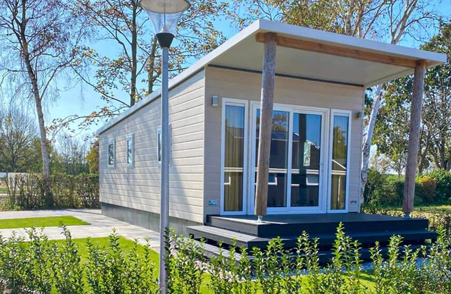 Nice home in Scherpenisse with kitchen