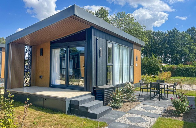 Nice home in Scherpenisse