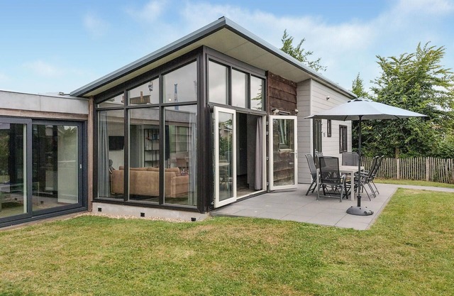 Nice home in Sint-Annaland with sauna