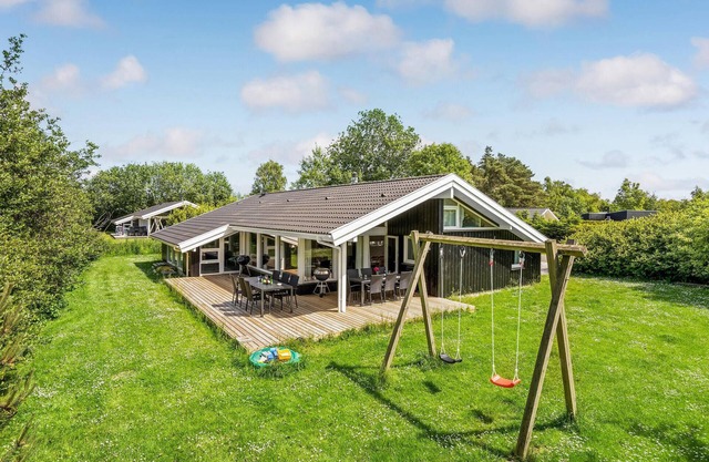 Nice home in Væggerløse with sauna