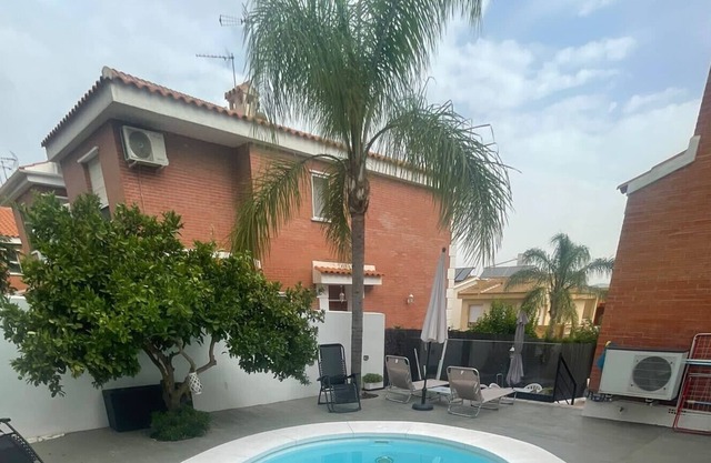 Nice house with private pool, barbacue and sauna.