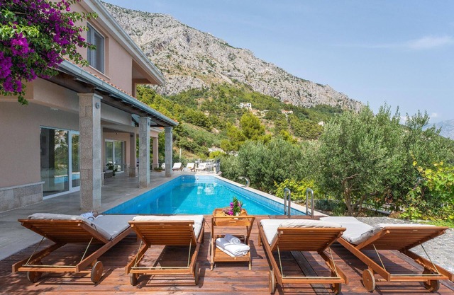 Nice House in Mimice with mountain view