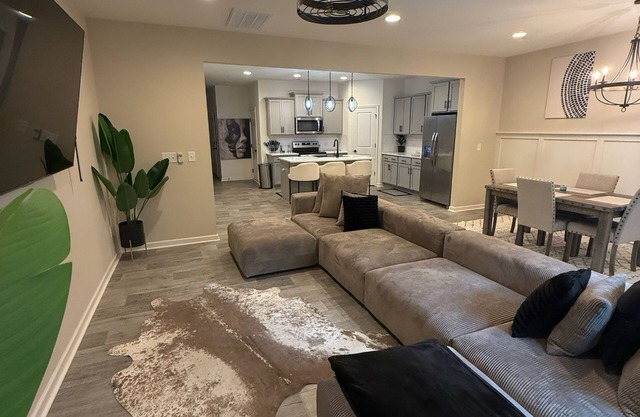 Nice townhome very comfy in charming Charlotte