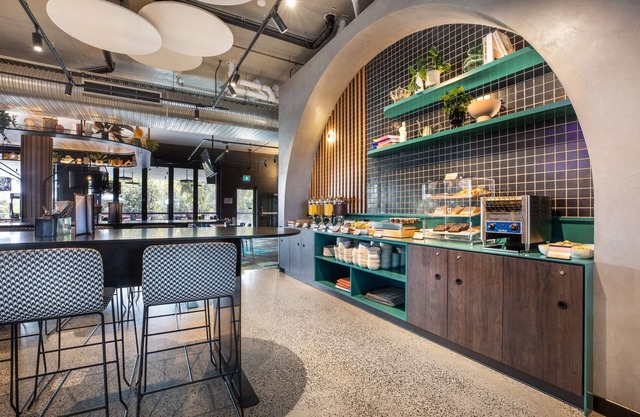 Nightelier Mitchelton The Brook