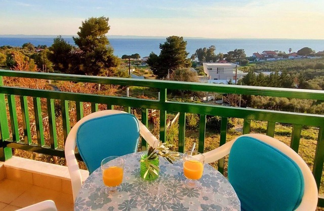 Nikiti's most exotic place, Paralia Kastri! - 1 min from the beach!