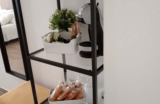 Niluna Naples in front of the metro