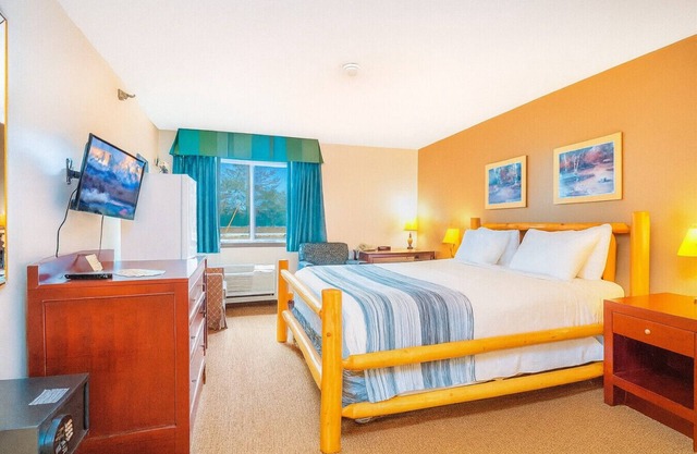 Nisswa Hotel & Suites – 2 Bedroom King + Double Queen #118