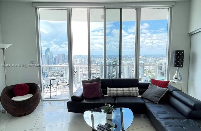 nMiami 56Floor PENTHOUSE 2bd/2ba with Million Dollar View , ART & Free Parking