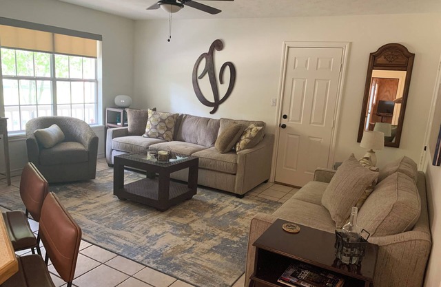 nNext to Texas A&M,Bringle Lake, Park,Hike,Bike,Golf Ranch, 7 min to Hospital