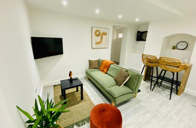 No 1 - Central Apartment