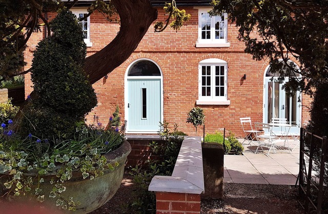No.1 Meynell Mews