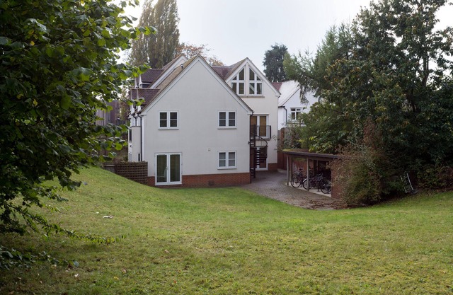 No.4 Beech Lodge Stylish Modern Contemporary 2 Bedroom Apartment in Headington