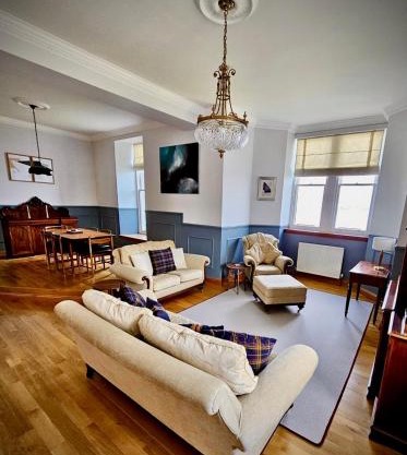 No 8 Lomond Castle