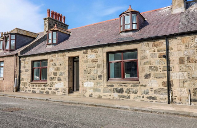 NO.9 NORTH ST, pet friendly, country holiday cottage in Fraserburgh
