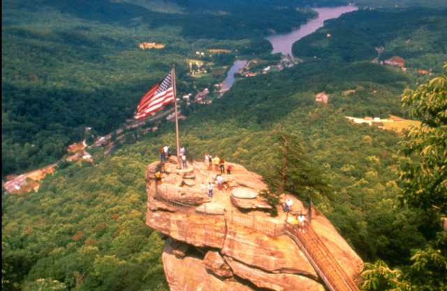 No Hurricane Damage! Large pet friendly country retreat. 11 mins to Lake Lure.