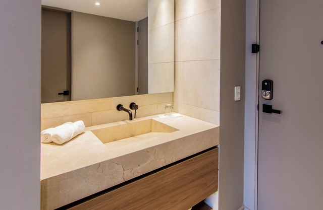 Node Hotel