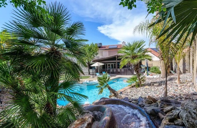 Nomad Gamer Pad- A Mountain Reserve Home w/Pool, Spa, Esports Arena & Squat Gym