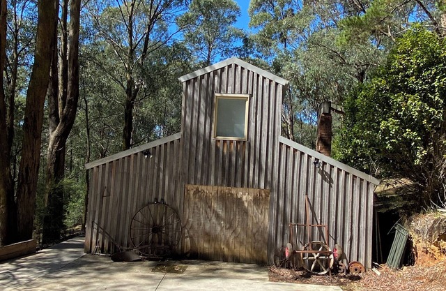Noojee Views Barn TopnToolshed nNoojee Hotel nTrestle Bridge nWaterfallsnSnow