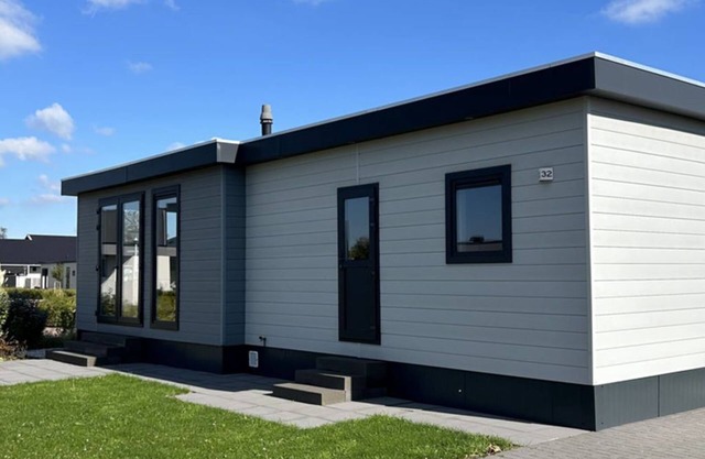 Noordzee Deluxe 32 by Interhome