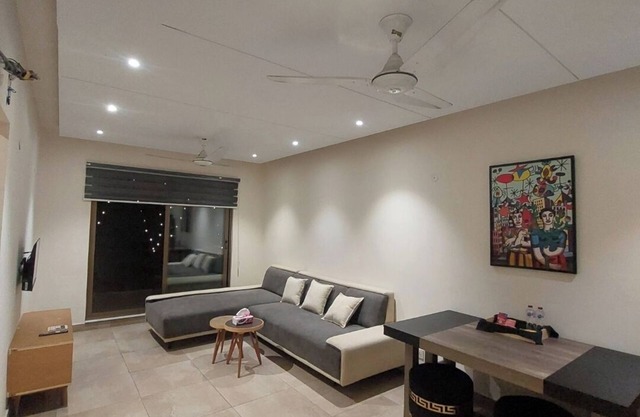 Norah Homes- 1 BHK- Private Balcony- Chic & Modern- Family Friendly!