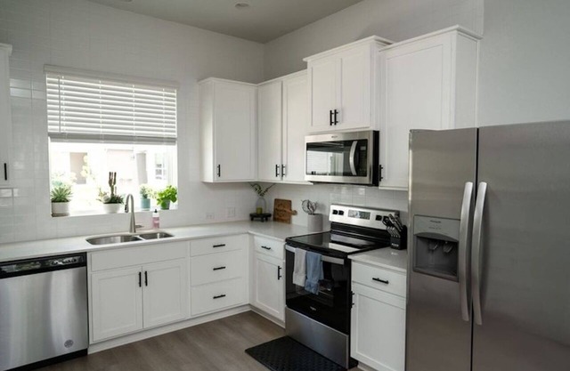 North Austin Home Close to Many Attractions