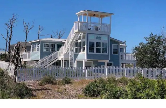 North Cape Cottage with Stunning Bay & Gulf Views