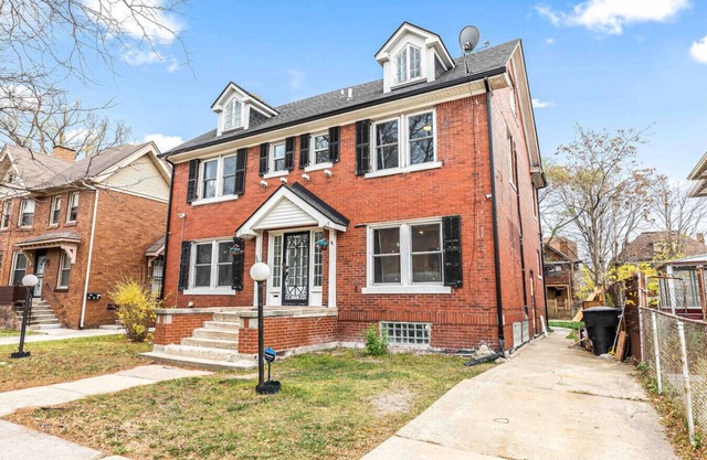 North End Treasure. Beautiful 2 bedroom apartment