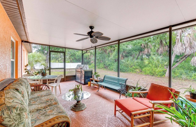 North Port Home w/Charming Lanai ~ 7 Mi to Beach