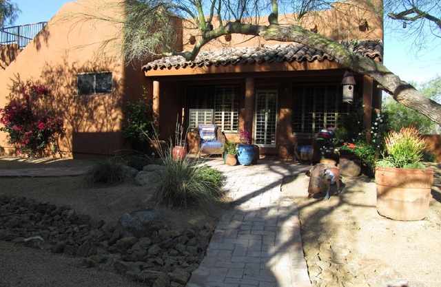 North Scottsdale 1 Bedroom Stand Alone Guest House With Garage.