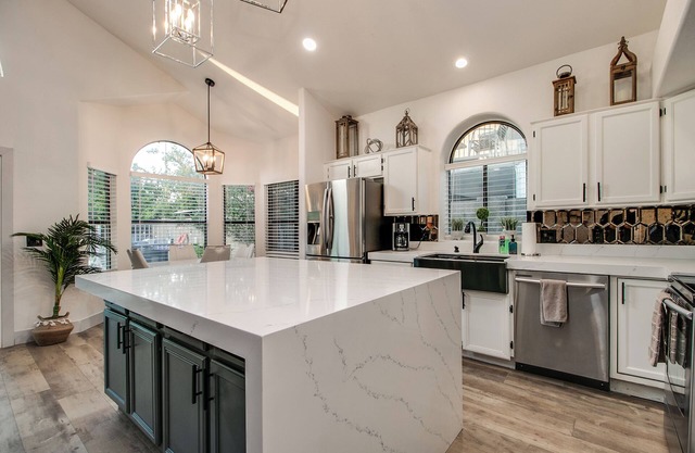 North Scottsdale 4 Bdrm w/Pool and Game Room! Free Pool Heating!