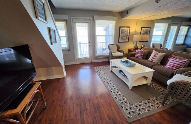 North Shore Inn TC 304