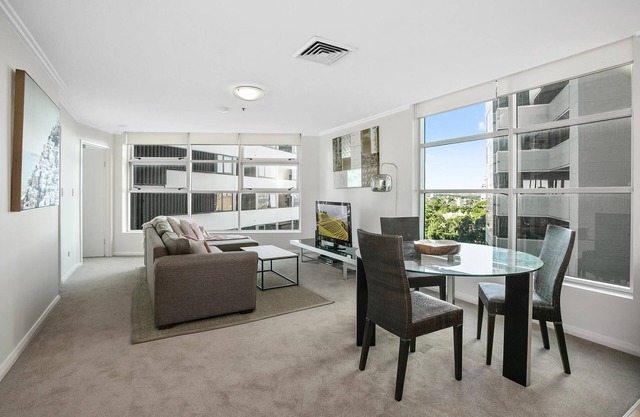 North Sydney- NS504 - Pacific Highway - Bright 1BR Apartment Steps from North Sydney Station Greenwood Plaza