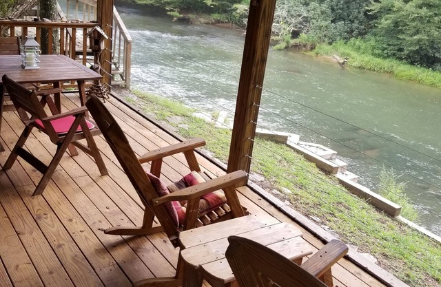 " Nottely River Retreat"