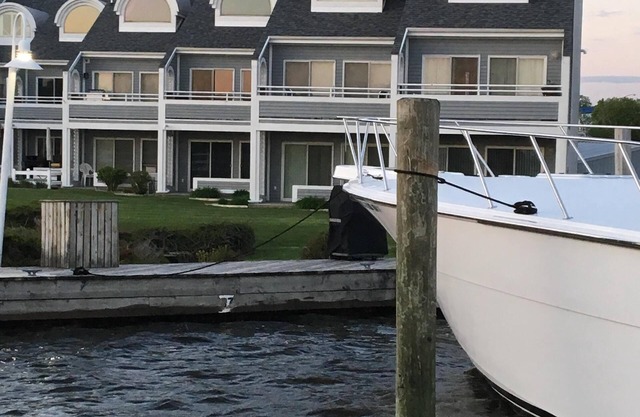 Nov.-May Specials. Waterfront Condo Minutes from Grand Haven. Winter discount.