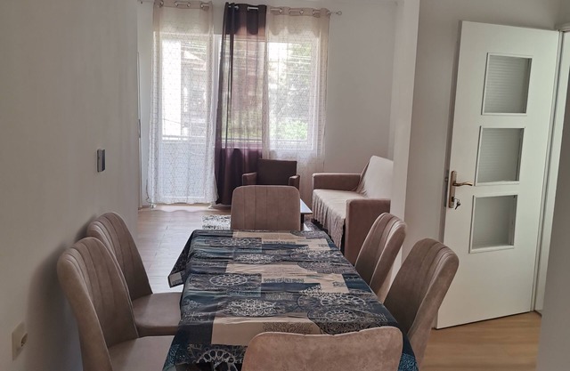 nSpacious 3 bedroom, 3 balcony, City Center, WiFi, AC , Free Parking, Bitola