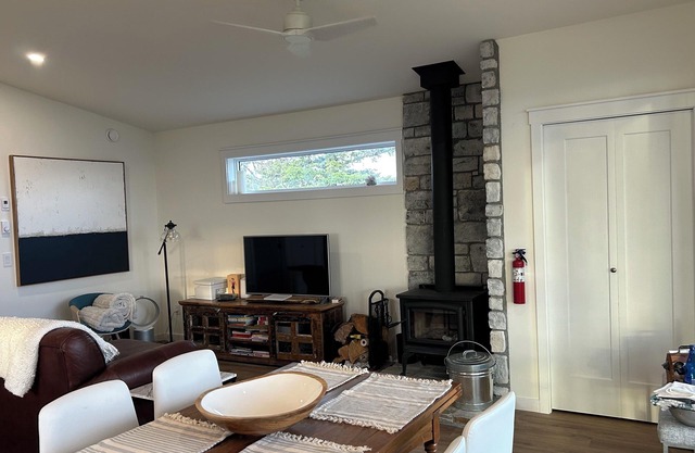 nSpectacular Lakeview Private 2 BDR Mtn Retreat