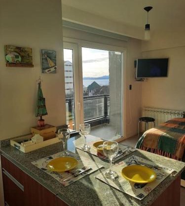 Nuevo Piso Céntrico con Vista al lago 2 o 3 personas 1 mascota OK