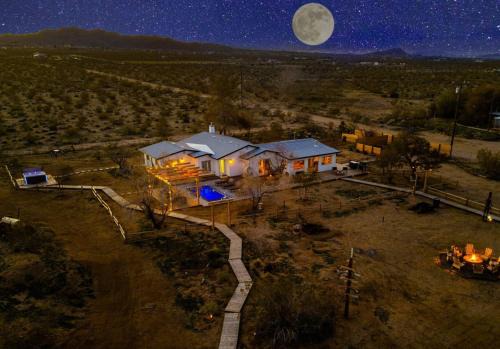 Number 1 Joshua Tree Escape-Heated Pool