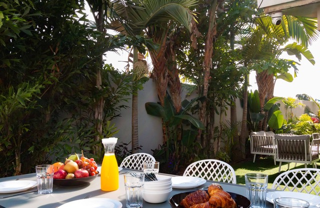 O&O Group - Huge Pampering Villa 5 BR/W Jacuzzi