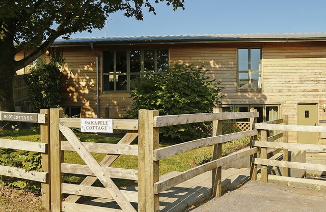 OAK APPLE, pet friendly, country holiday cottage in Newton Abbot