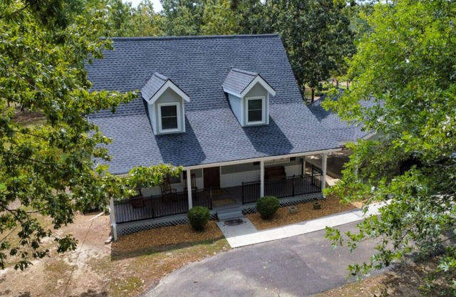 Oak Grove Cottage on Weiss Lake