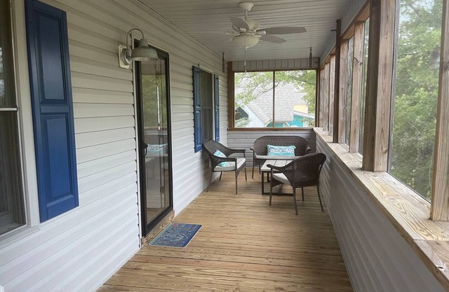 Oak Island 4BR Retreat