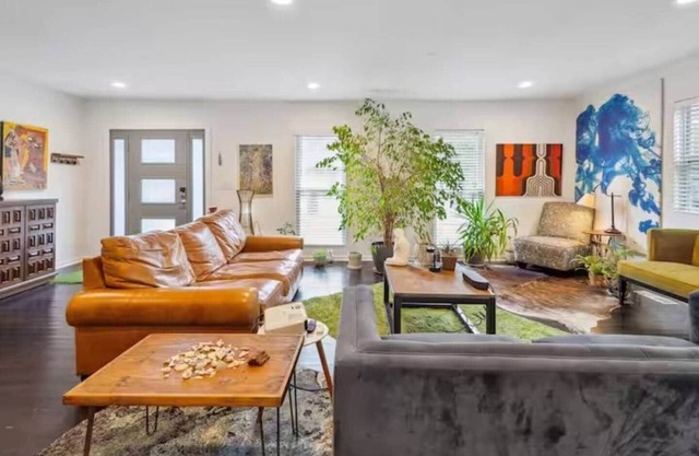 Oasis 7 minutes from Airport