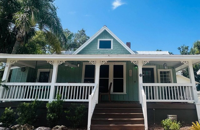 Oasis in Tarpon Springs