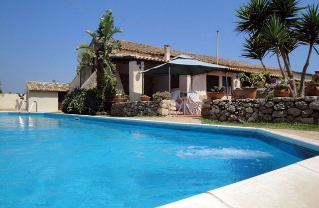 Oasis of peace and relaxation just 3 minutes from the beach.